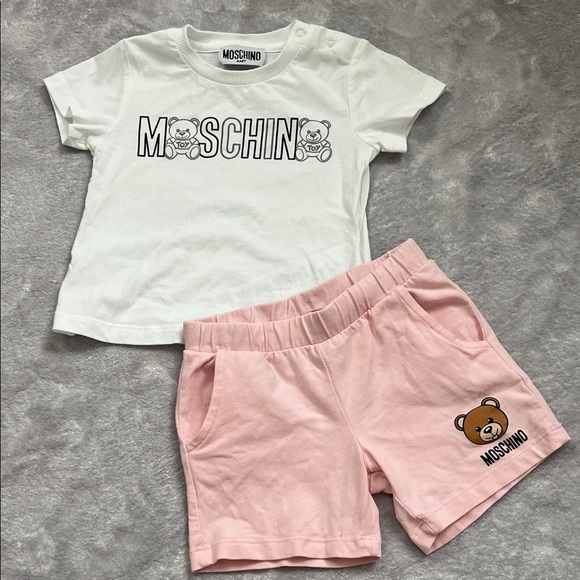 Moschino RT: $119 White and Pink Teddy Bear Print Baby Set size 6-9 month​